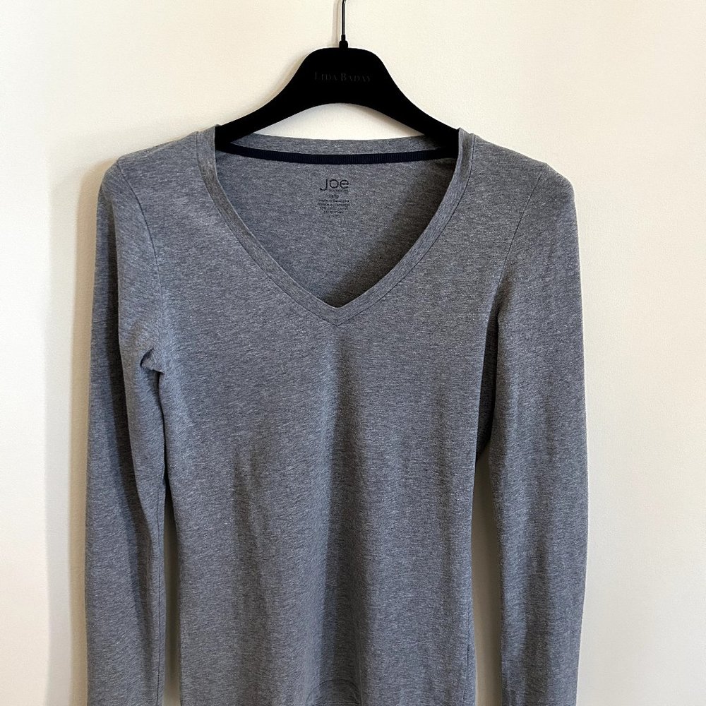 Joe Fresh Grey VNeck Long-Sleeved Cotton/Spandex TShirt (XS)